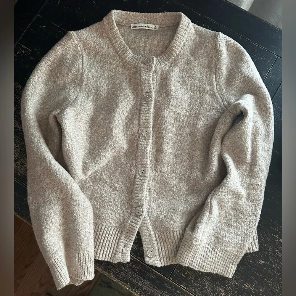 Abercrombie & Fitch Women's Cardigan - Picture 1 of 3